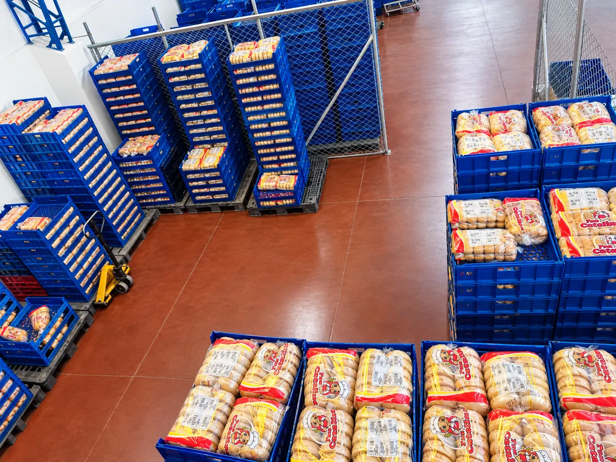 Pedidos de pan empacados listos para despacho